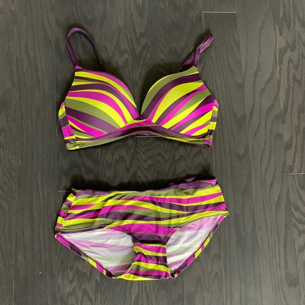 La Vie En Rose Bra and Pantie Set